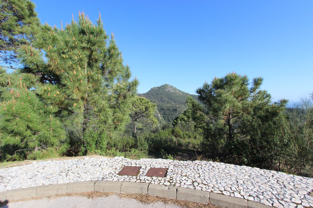 Plots for sale in Benahavís Costa Del Sol, Málaga, Spain