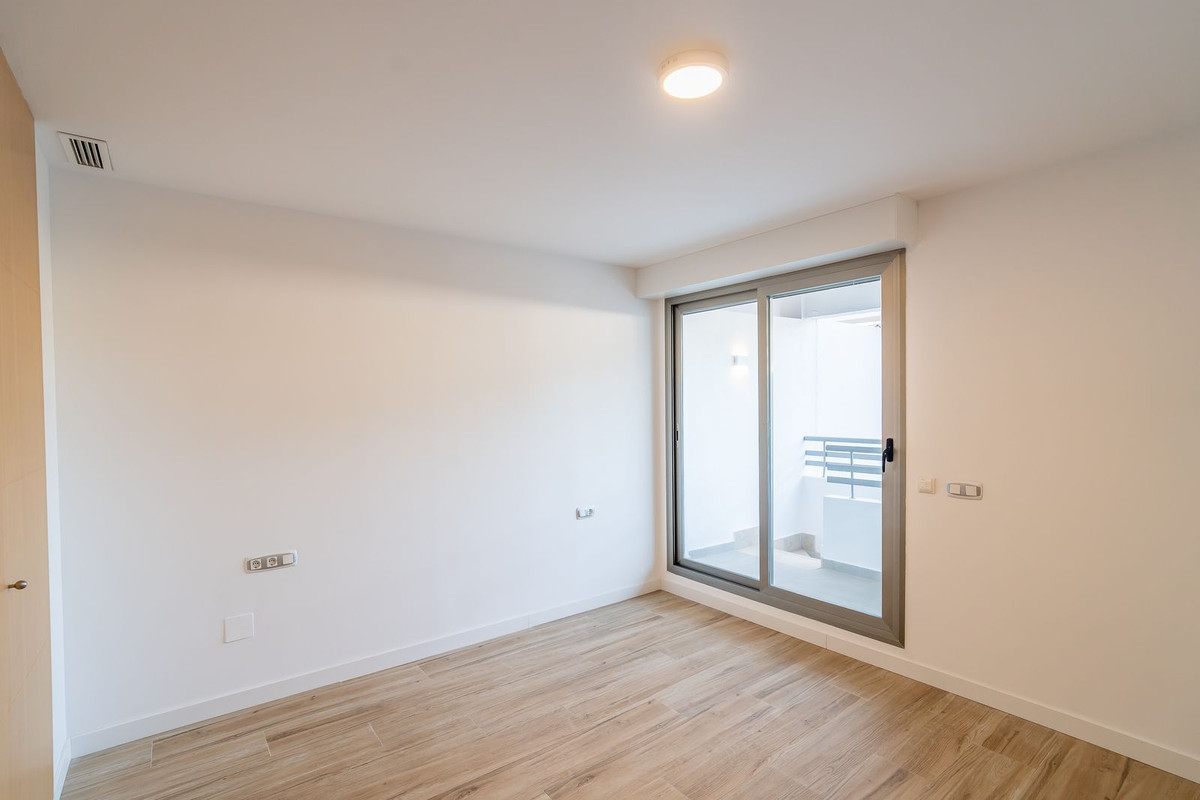Se vende Apartamento Planta Baja de 3 dormitorios en Costa Del Sol, Málaga, España