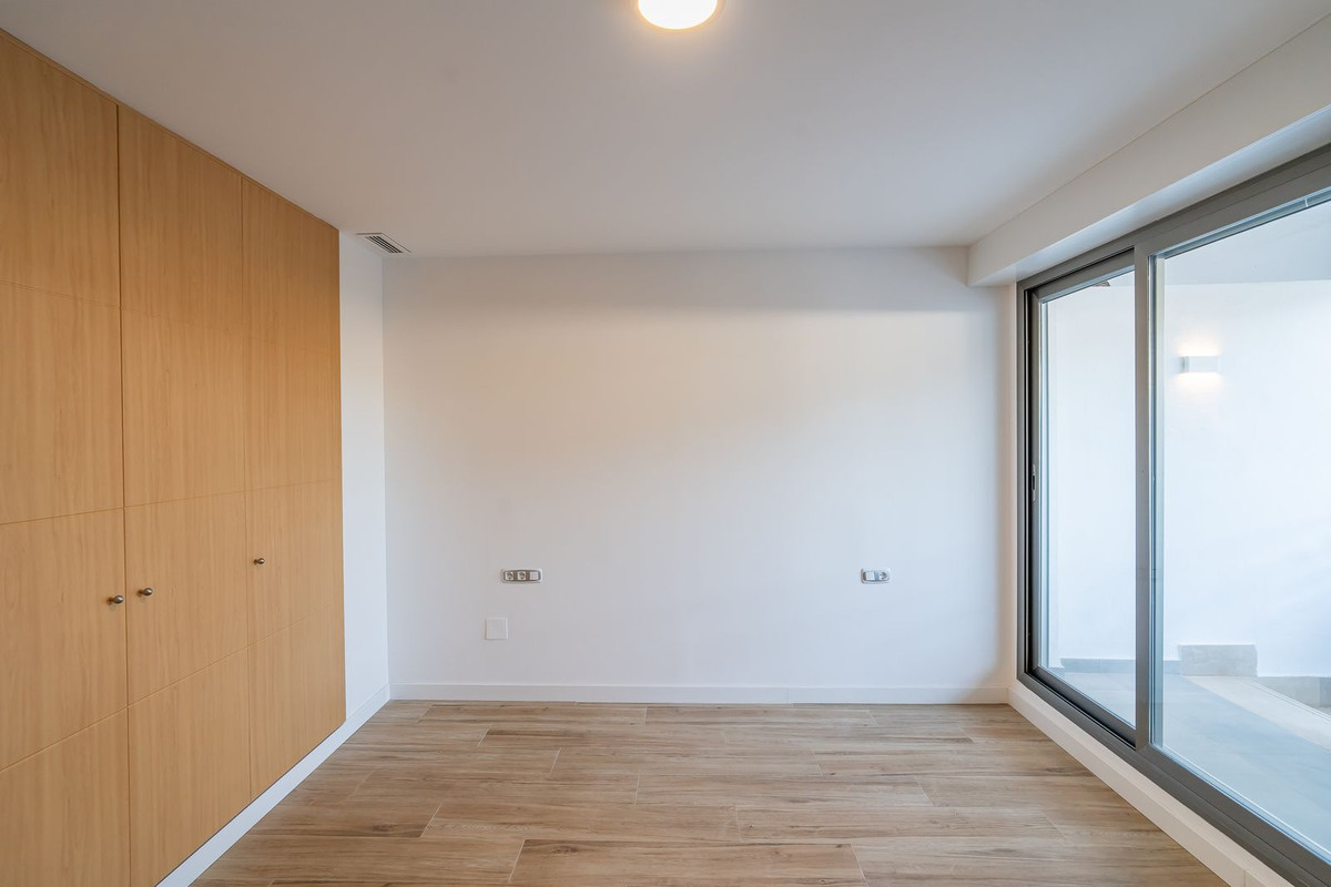 Se vende Apartamento Planta Baja de 3 dormitorios en Costa Del Sol, Málaga, España