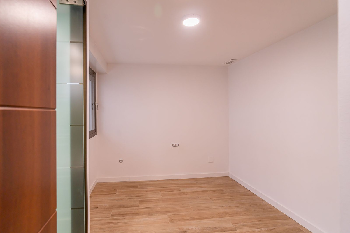 Se vende Apartamento Planta Baja de 3 dormitorios en Costa Del Sol, Málaga, España