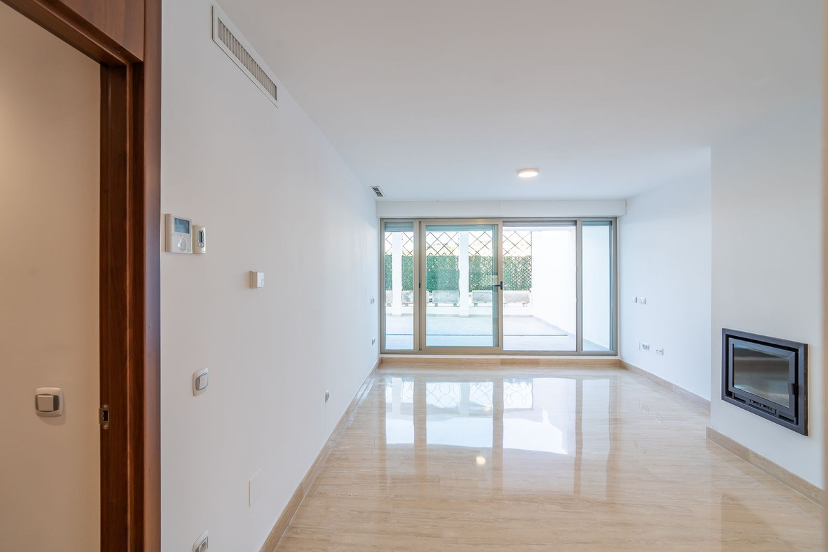 Se vende Apartamento Planta Baja de 3 dormitorios en Costa Del Sol, Málaga, España