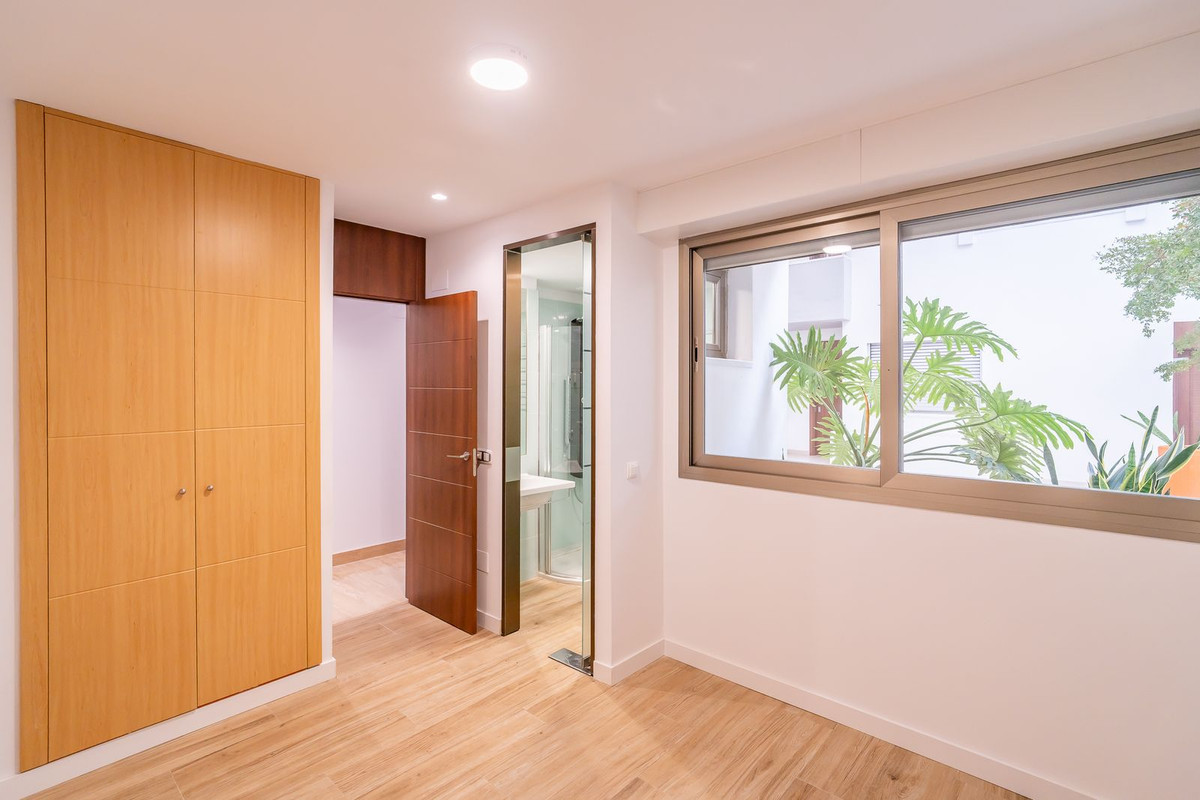 Se vende Apartamento Planta Baja de 3 dormitorios en Costa Del Sol, Málaga, España