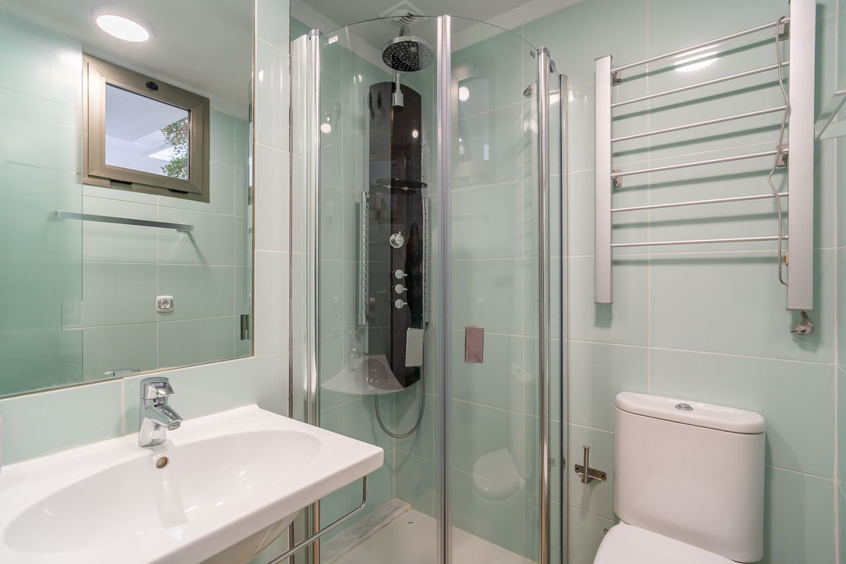 Se vende Apartamento Planta Baja de 3 dormitorios en Costa Del Sol, Málaga, España