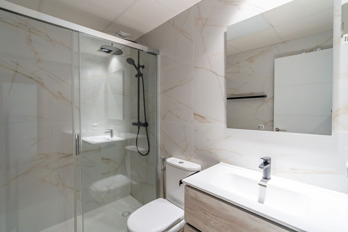 Se vende Apartamento Planta Baja de 3 dormitorios en Costa Del Sol, Málaga, España