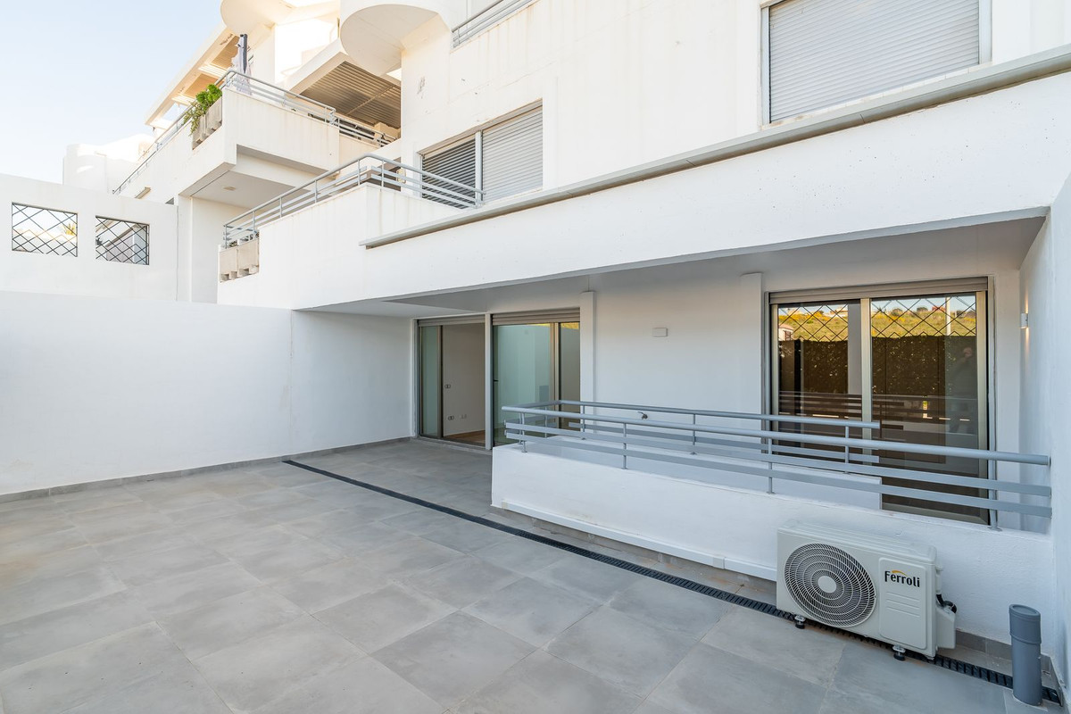 Se vende Apartamento Planta Baja de 3 dormitorios en Costa Del Sol, Málaga, España