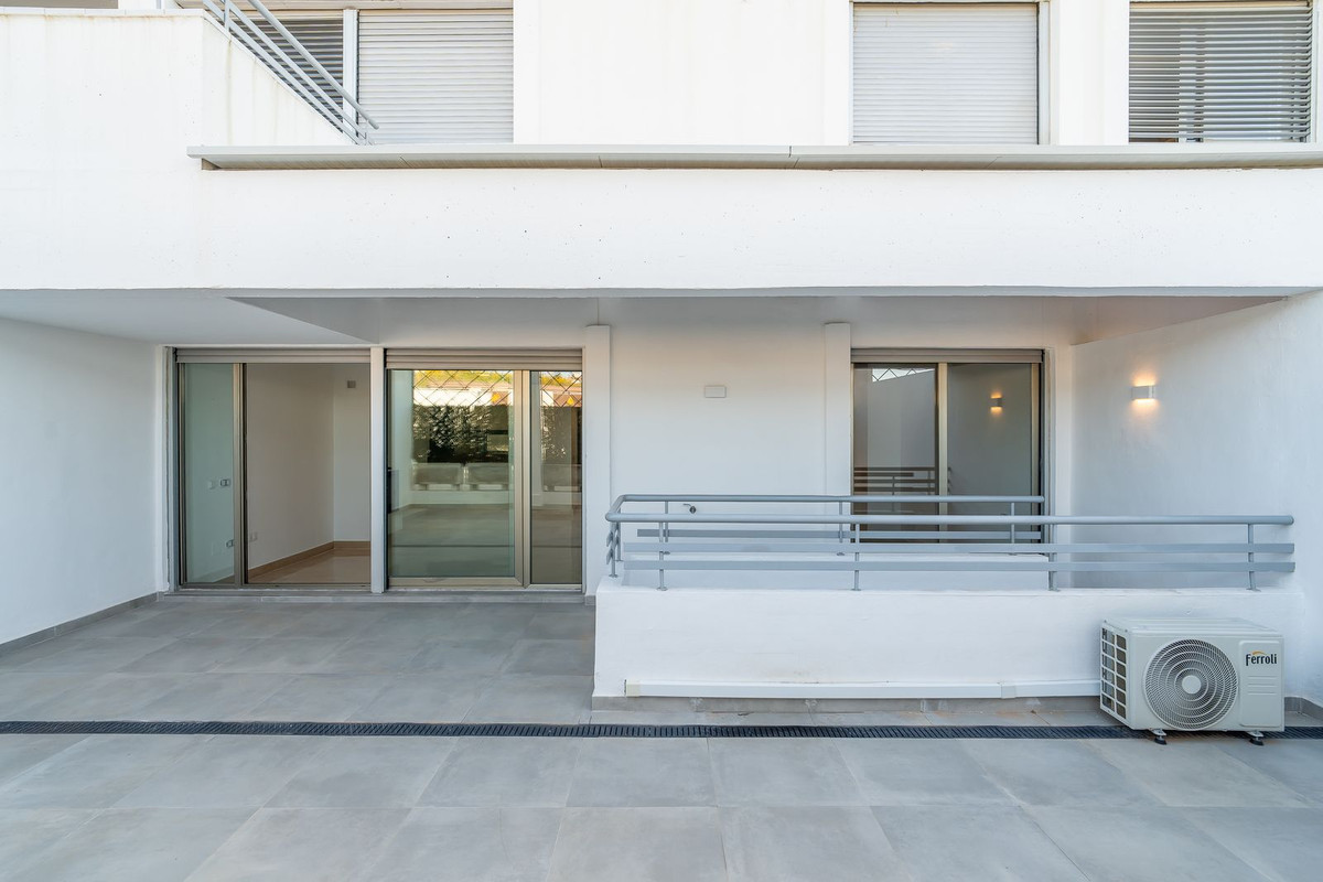 Se vende Apartamento Planta Baja de 3 dormitorios en Costa Del Sol, Málaga, España