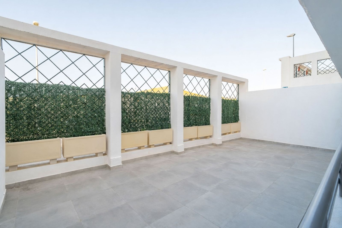 Se vende Apartamento Planta Baja de 3 dormitorios en Costa Del Sol, Málaga, España