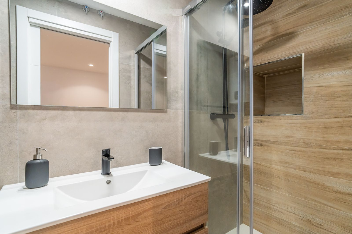 Se vende Apartamento Planta Baja de 3 dormitorios en Costa Del Sol, Málaga, España