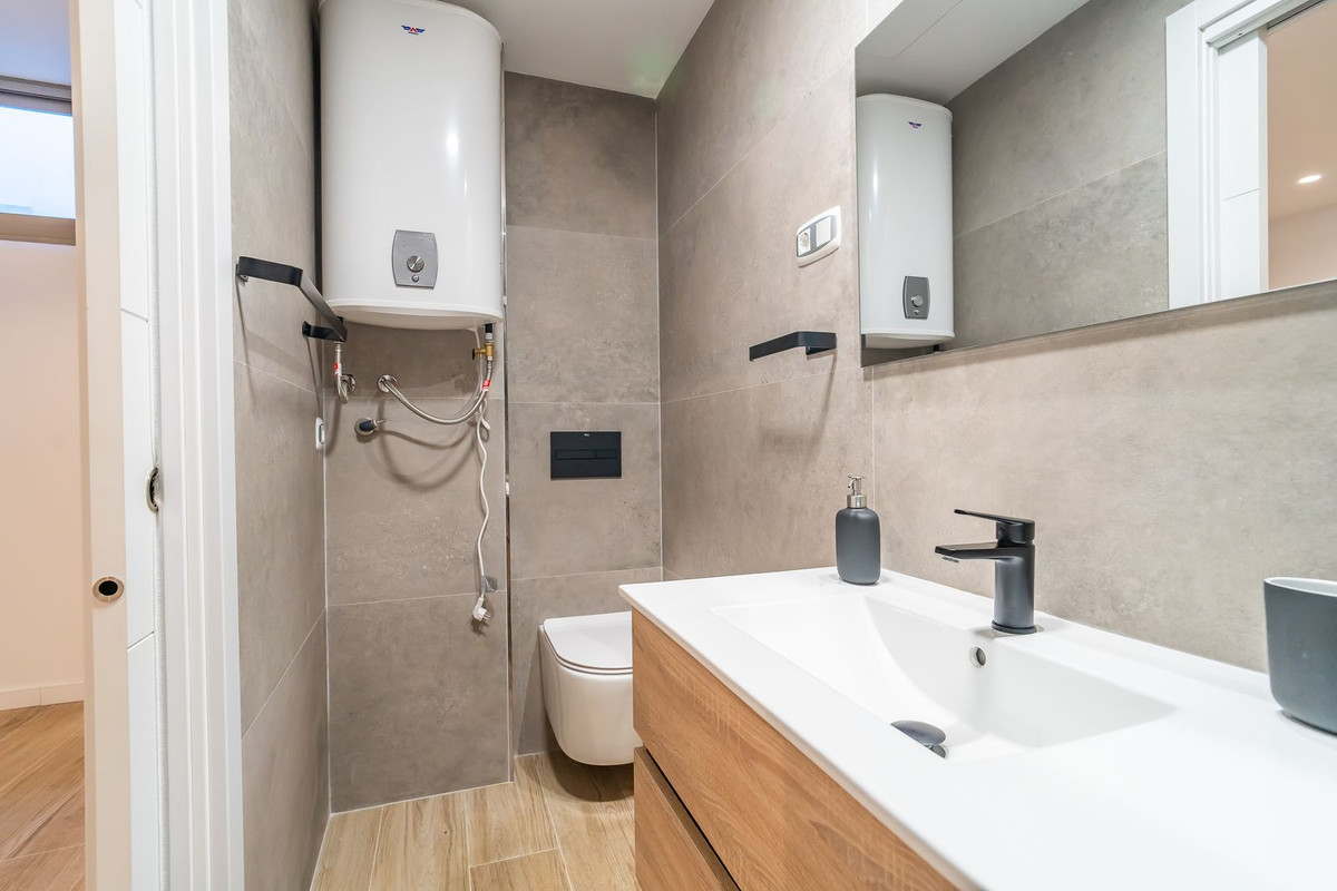 Se vende Apartamento Planta Baja de 3 dormitorios en Costa Del Sol, Málaga, España
