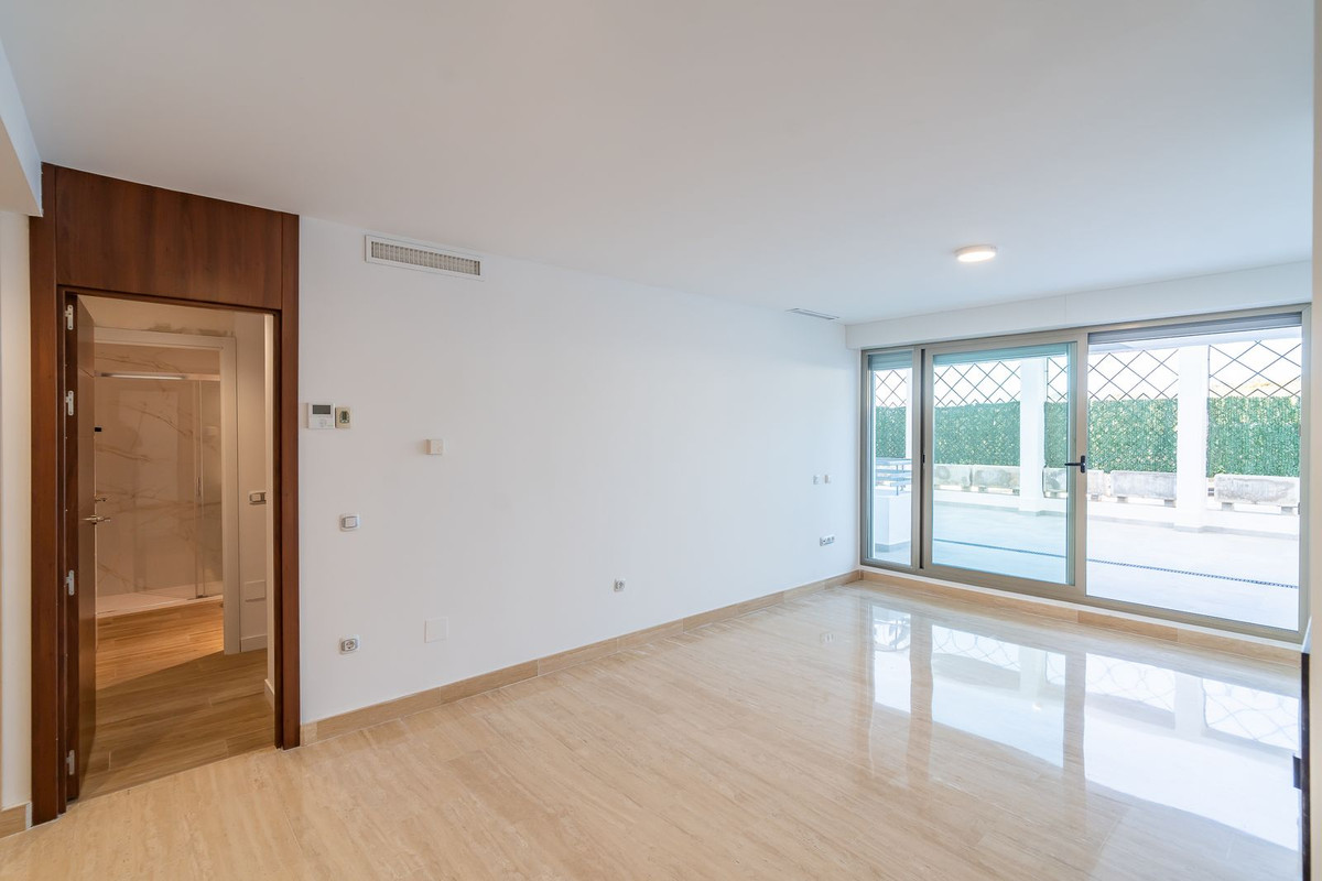Se vende Apartamento Planta Baja de 3 dormitorios en Costa Del Sol, Málaga, España