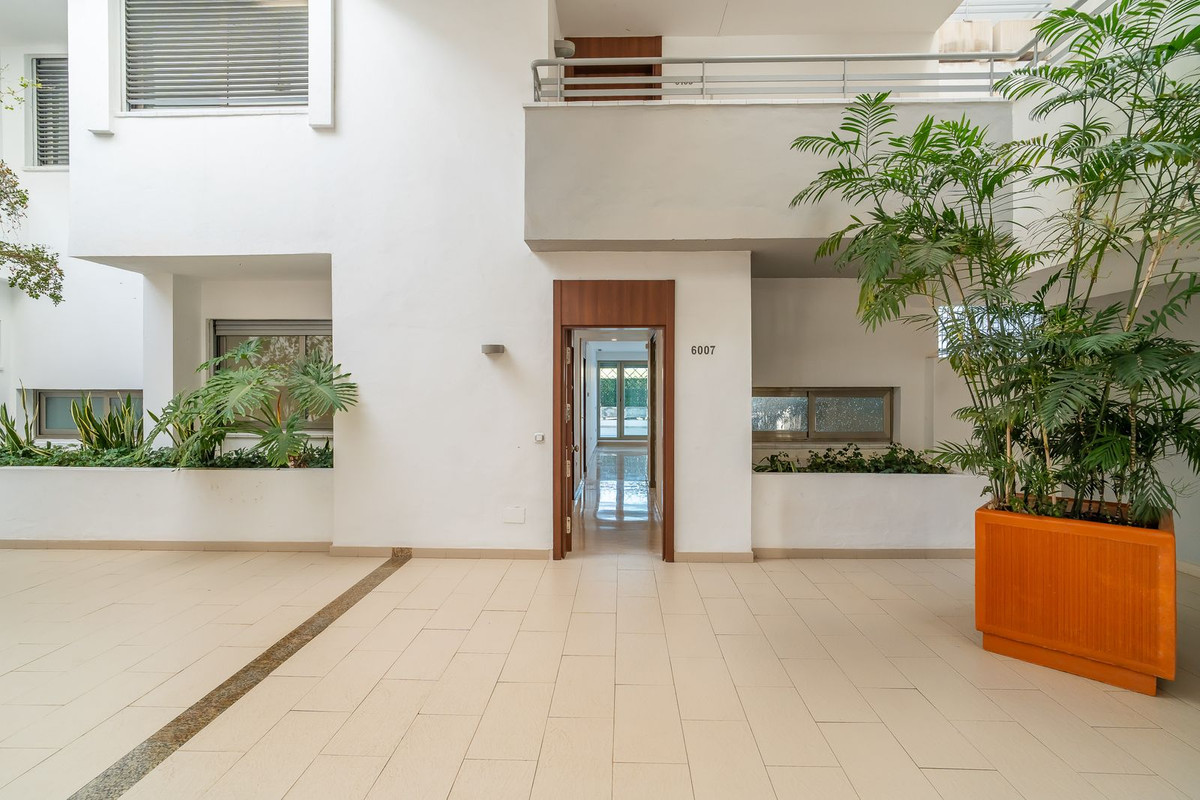 Se vende Apartamento Planta Baja de 3 dormitorios en Costa Del Sol, Málaga, España
