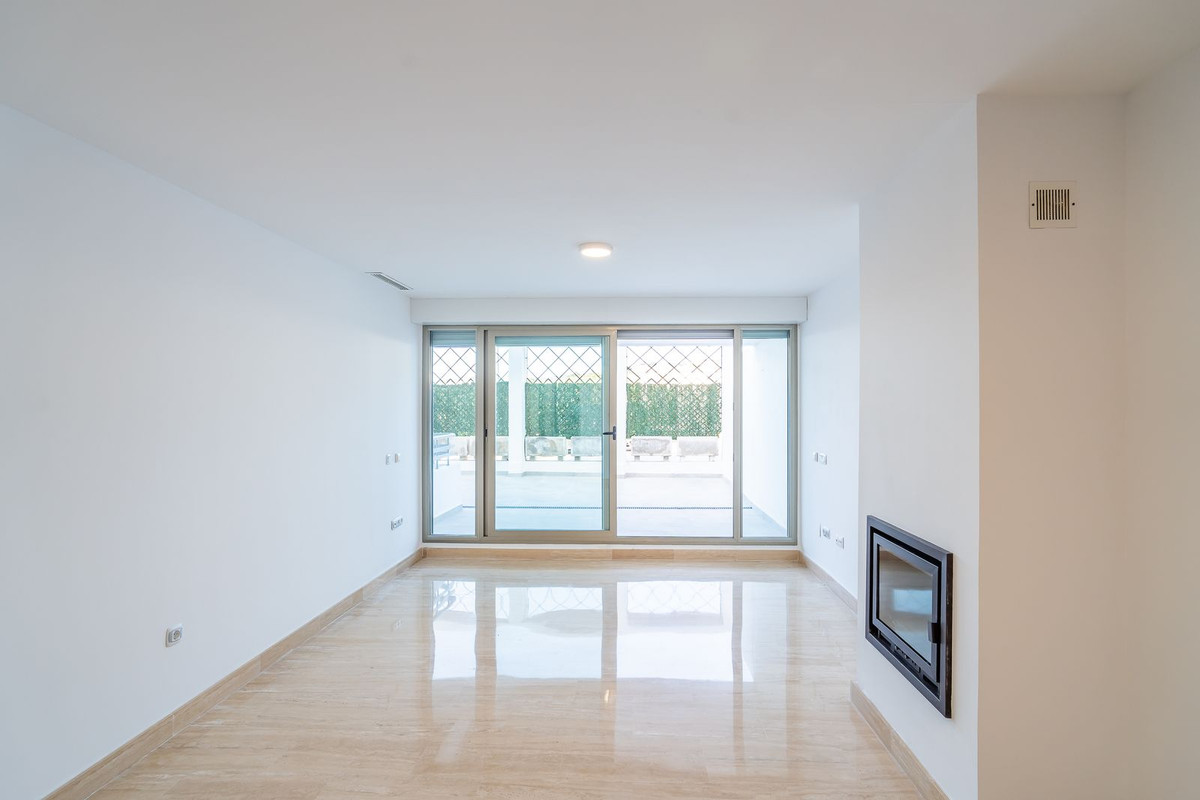 Se vende Apartamento Planta Baja de 3 dormitorios en Costa Del Sol, Málaga, España