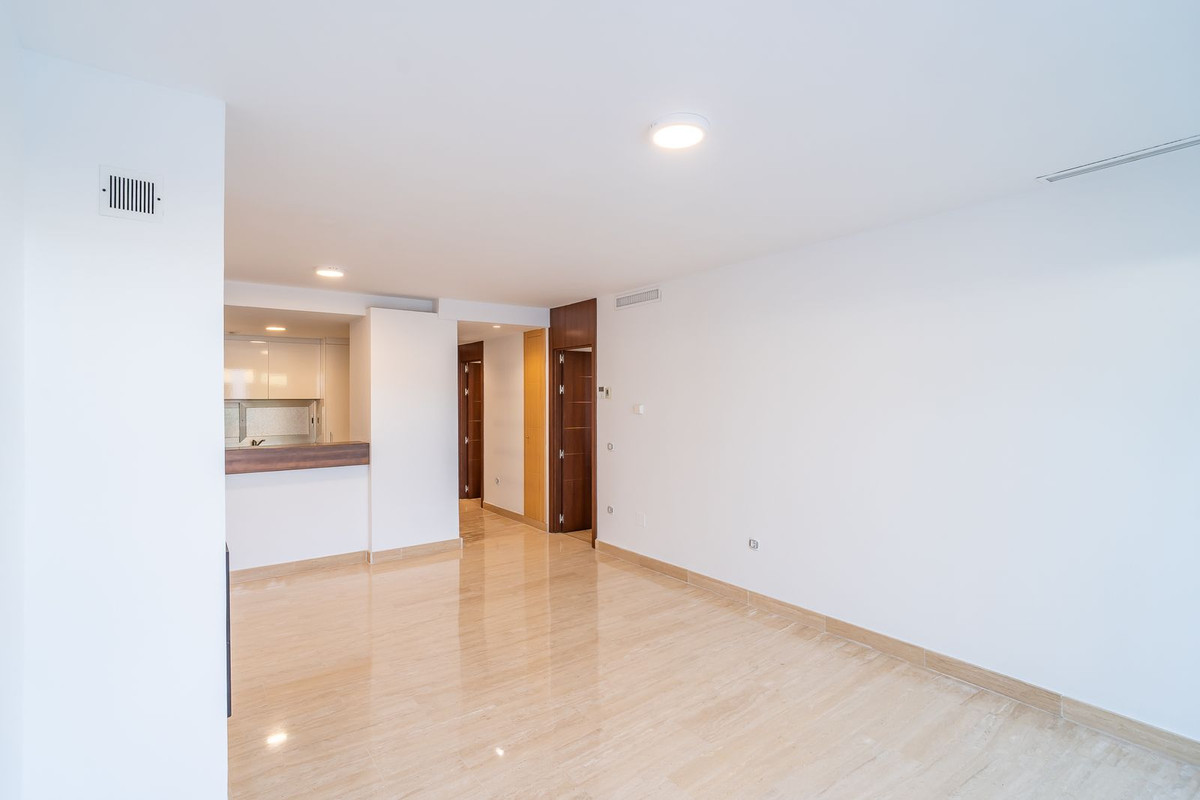 Se vende Apartamento Planta Baja de 3 dormitorios en Costa Del Sol, Málaga, España