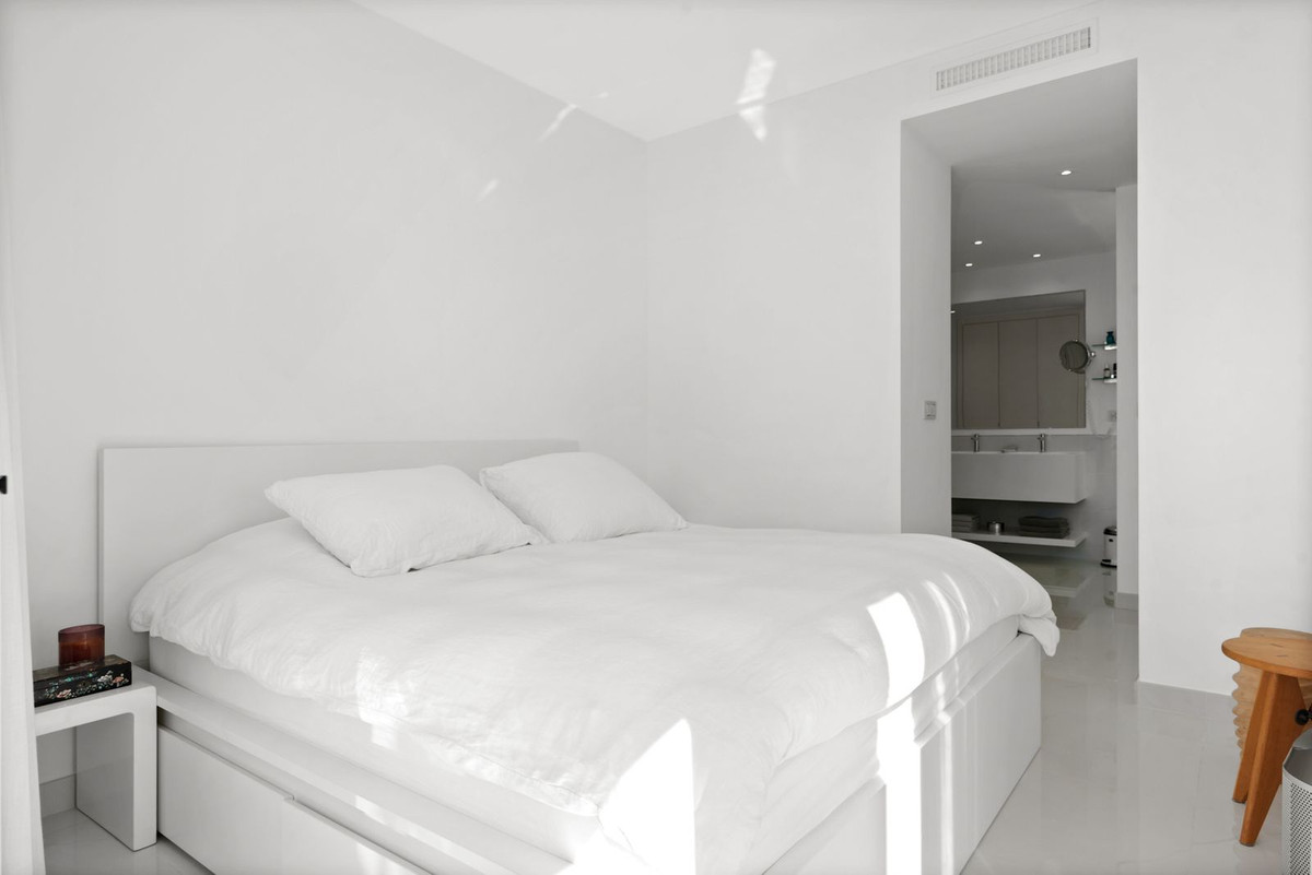 Se vende Apartamento Planta Baja de 3 dormitorios en Costa Del Sol, Málaga, España