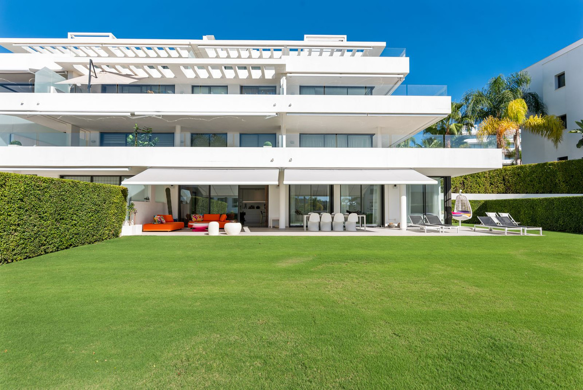 Se vende Apartamento Planta Baja de 3 dormitorios en Costa Del Sol, Málaga, España