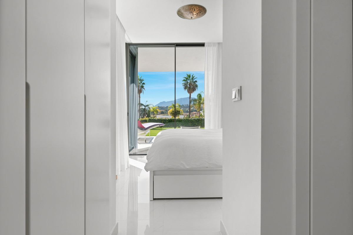 Se vende Apartamento Planta Baja de 3 dormitorios en Costa Del Sol, Málaga, España