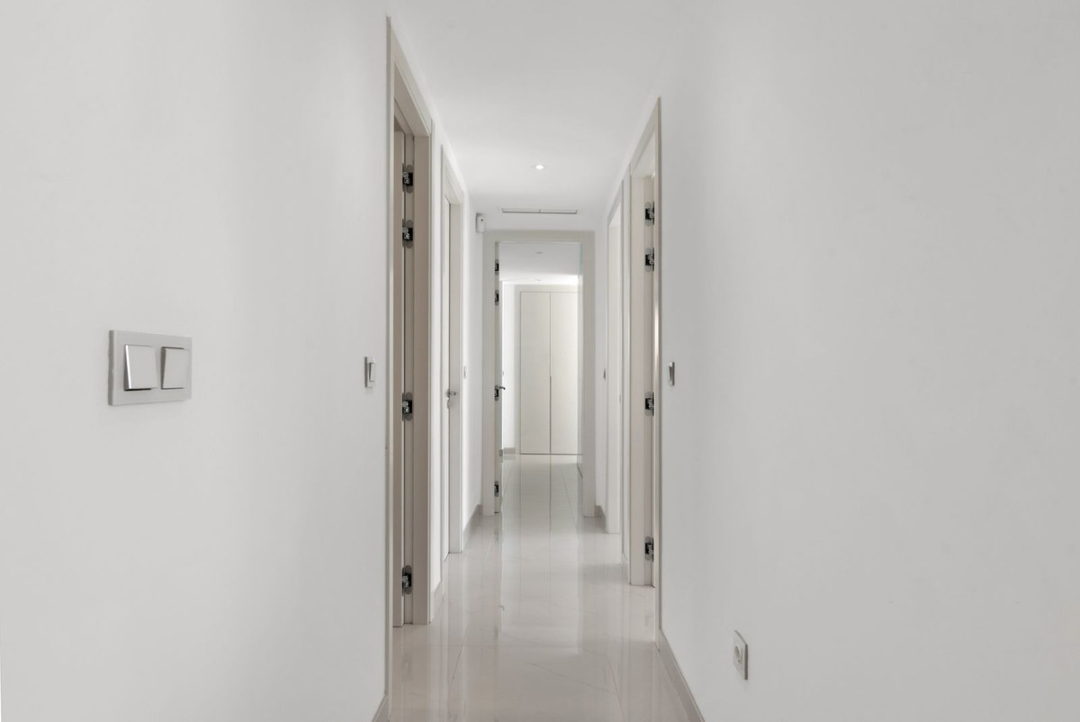 Se vende Apartamento Planta Baja de 3 dormitorios en Costa Del Sol, Málaga, España