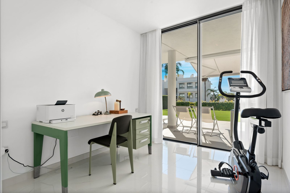 Se vende Apartamento Planta Baja de 3 dormitorios en Costa Del Sol, Málaga, España