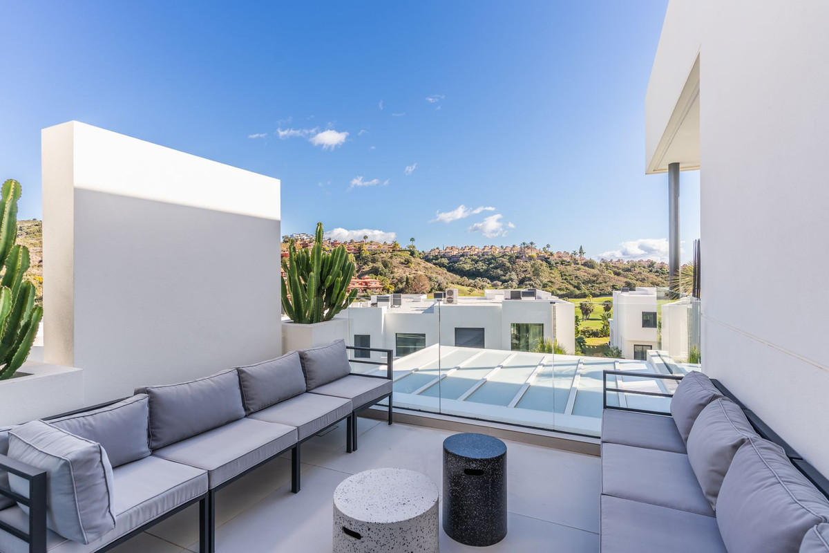 4 Bed Townhouse for sale in Santa Clara Costa Del Sol, Málaga, Spain