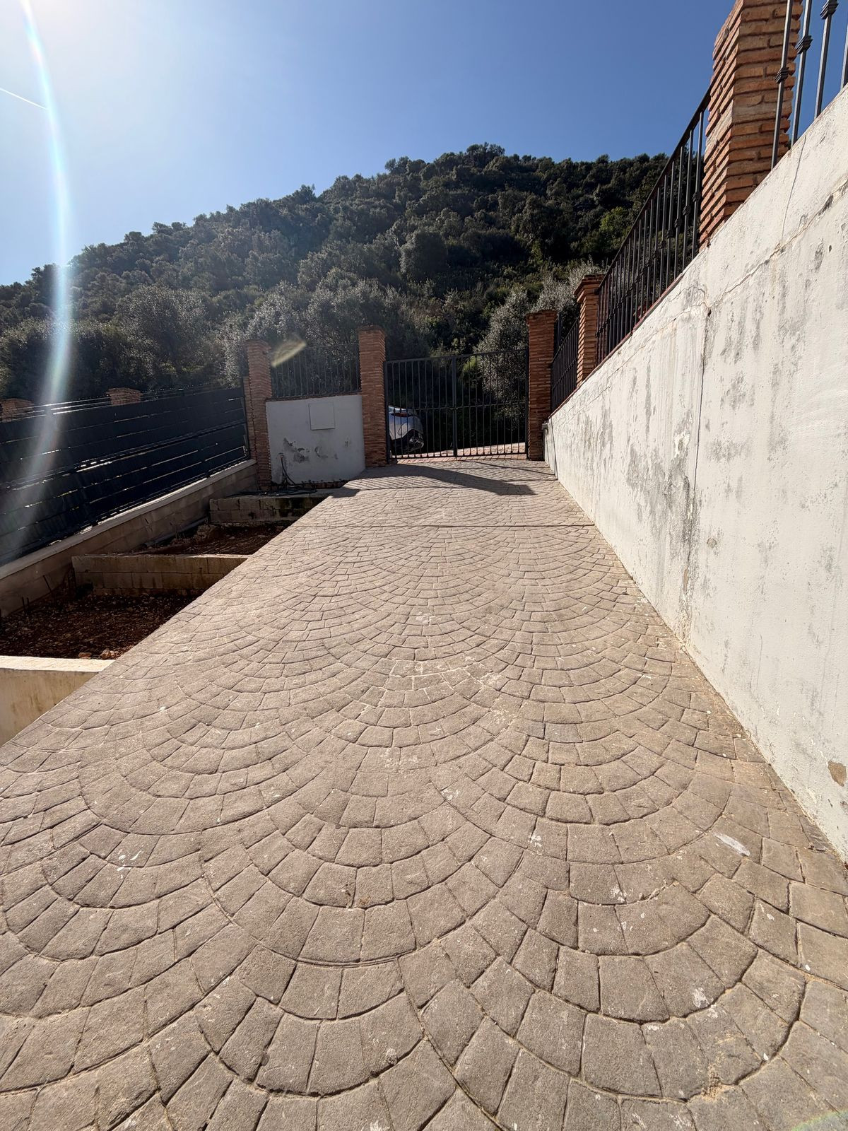 4 Bed Townhouse for sale in Coín Costa Del Sol, Málaga, Spain