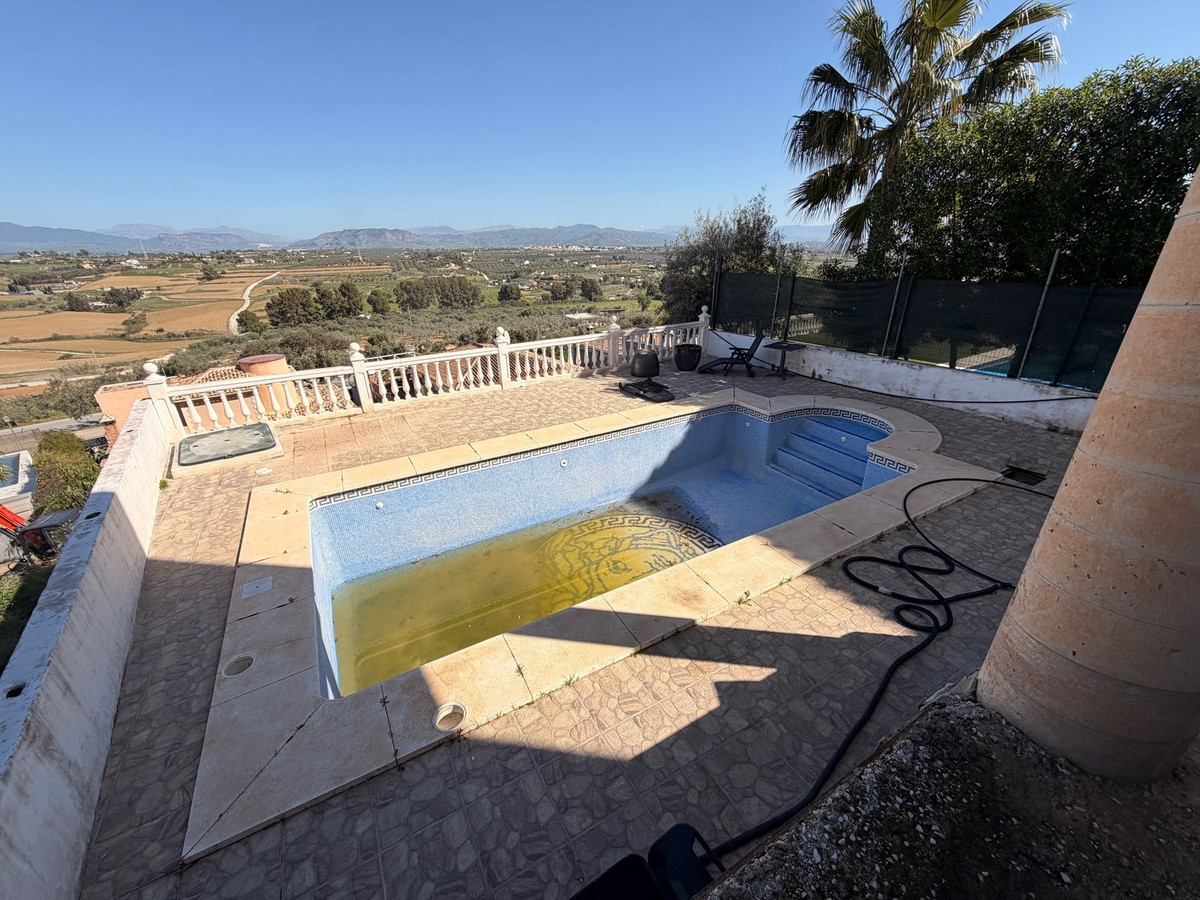 4 Bed Townhouse for sale in Coín Costa Del Sol, Málaga, Spain