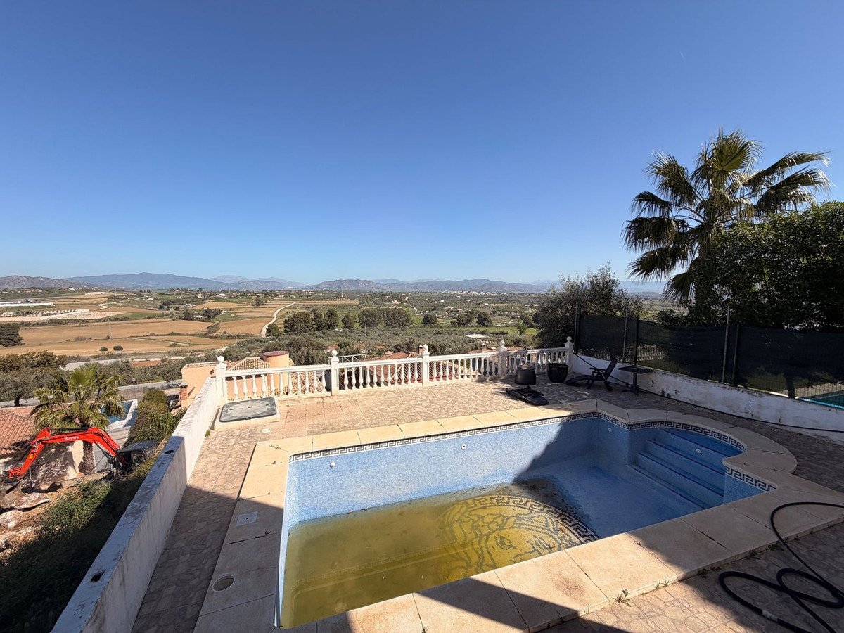 4 Bed Townhouse for sale in Coín Costa Del Sol, Málaga, Spain