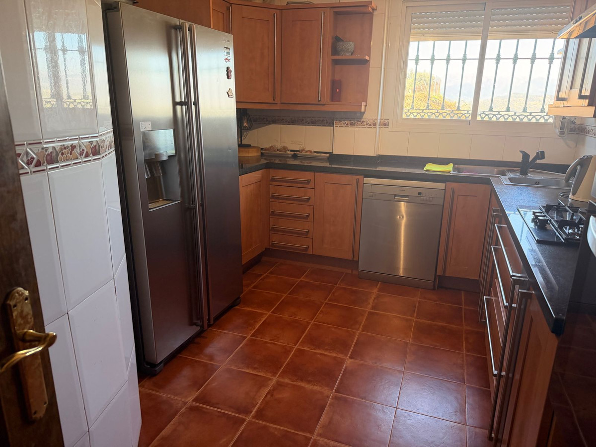4 Bed Townhouse for sale in Coín Costa Del Sol, Málaga, Spain