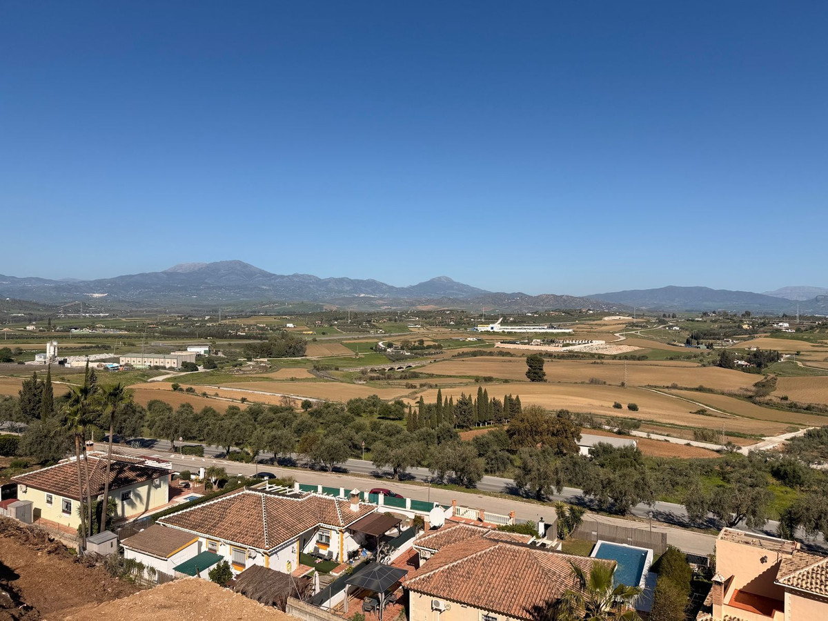 4 Bed Townhouse for sale in Coín Costa Del Sol, Málaga, Spain