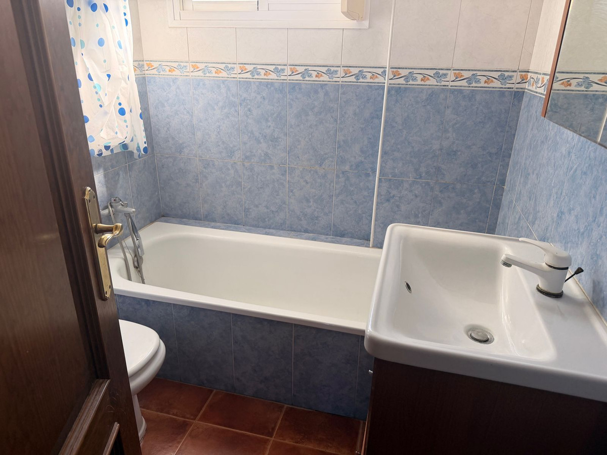4 Bed Townhouse for sale in Coín Costa Del Sol, Málaga, Spain