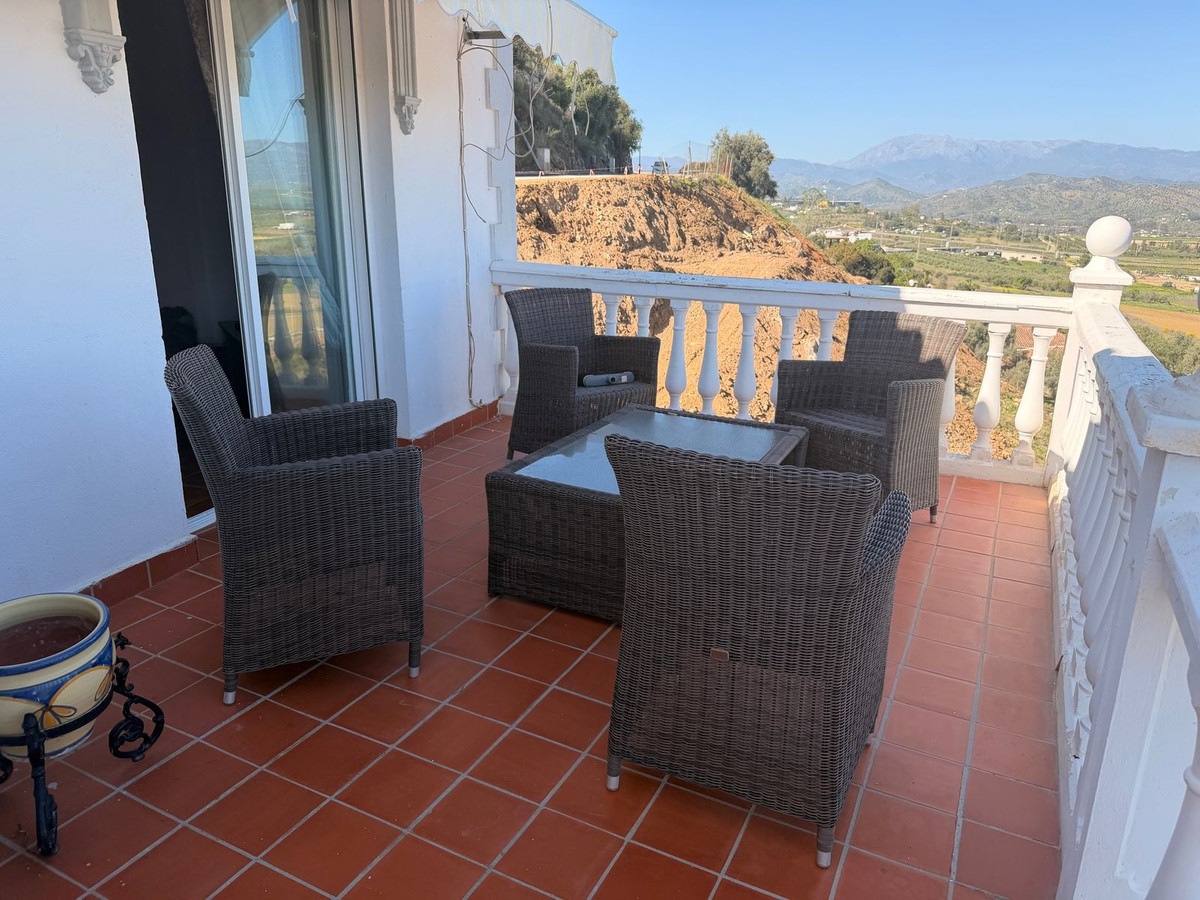 4 Bed Townhouse for sale in Coín Costa Del Sol, Málaga, Spain