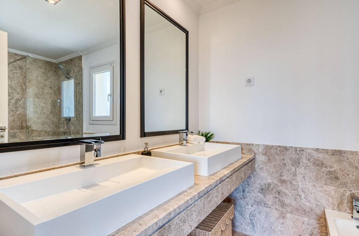 4 Bed Townhouse for sale in Santa Clara Costa Del Sol, Málaga, Spain