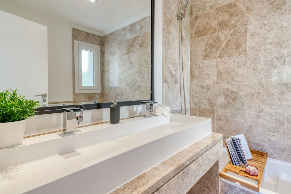 4 Bed Townhouse for sale in Santa Clara Costa Del Sol, Málaga, Spain