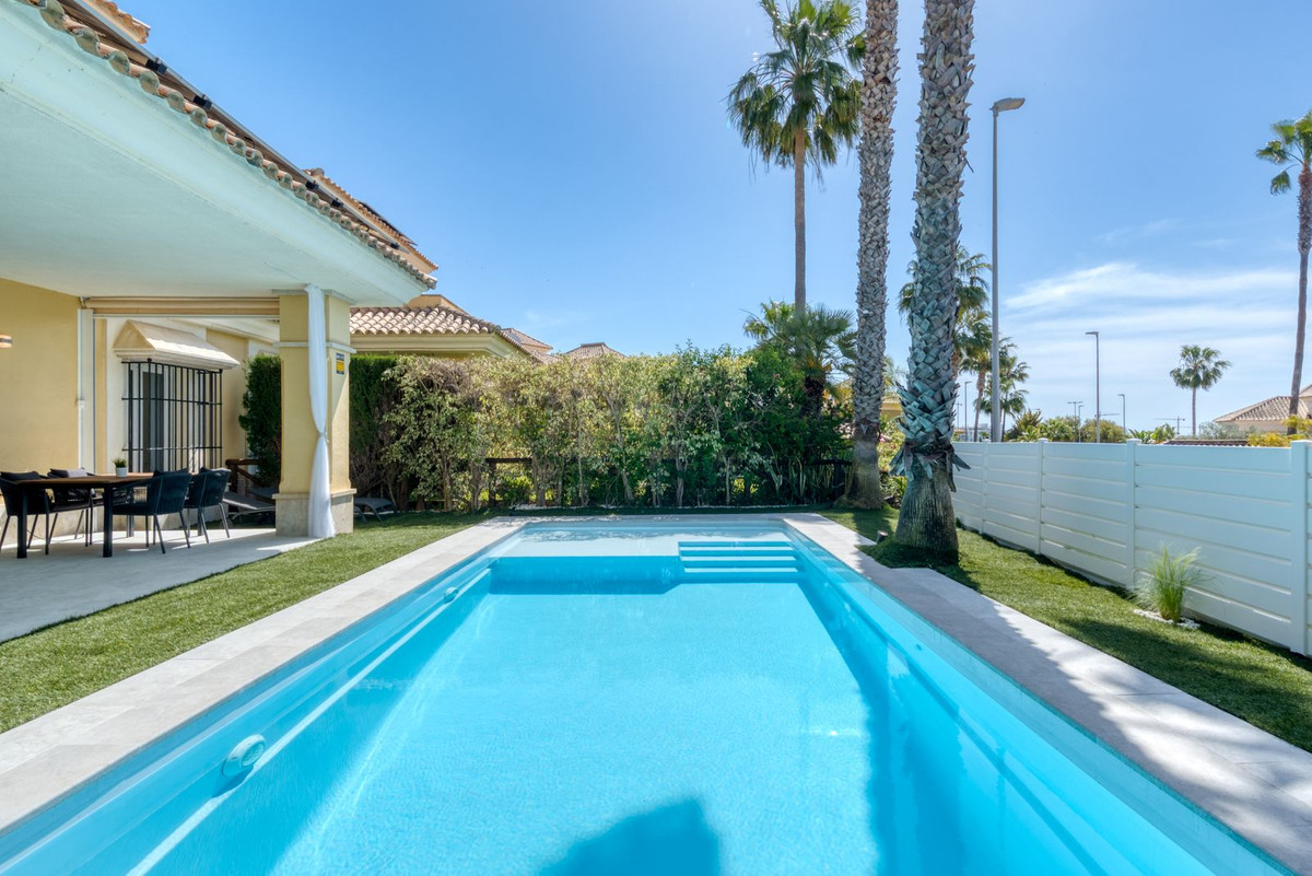 4 Bed Townhouse for sale in Santa Clara Costa Del Sol, Málaga, Spain