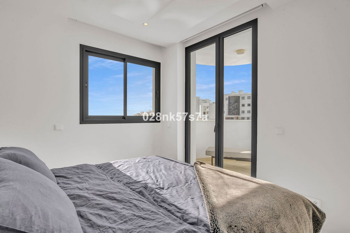 3 Bed Apartment for sale in Fuengirola Costa Del Sol, Málaga, Spain