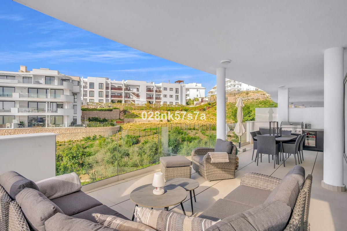 3 Bed Apartment for sale in Fuengirola Costa Del Sol, Málaga, Spain