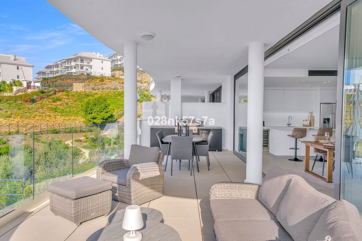 3 Bed Apartment for sale in Fuengirola Costa Del Sol, Málaga, Spain