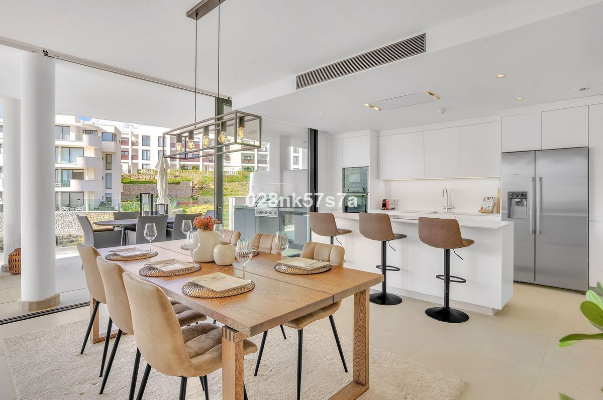3 Bed Apartment for sale in Fuengirola Costa Del Sol, Málaga, Spain