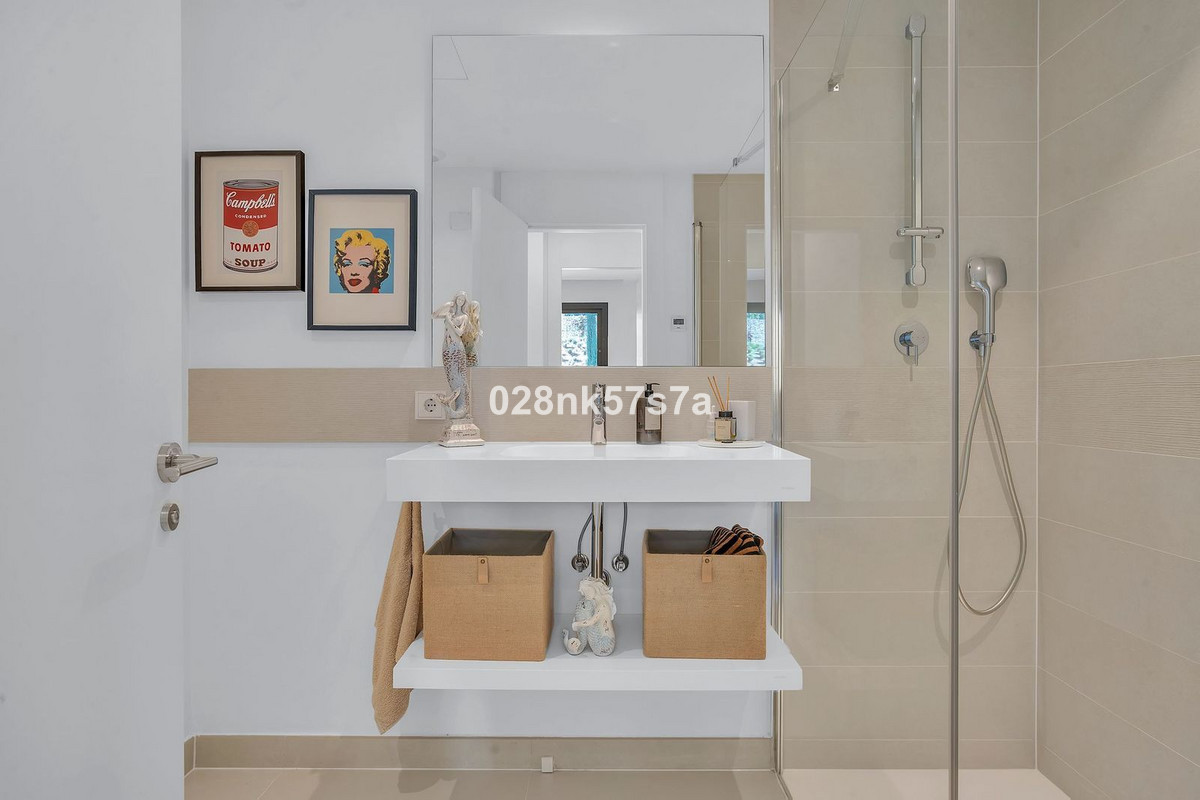 3 Bed Apartment for sale in Fuengirola Costa Del Sol, Málaga, Spain