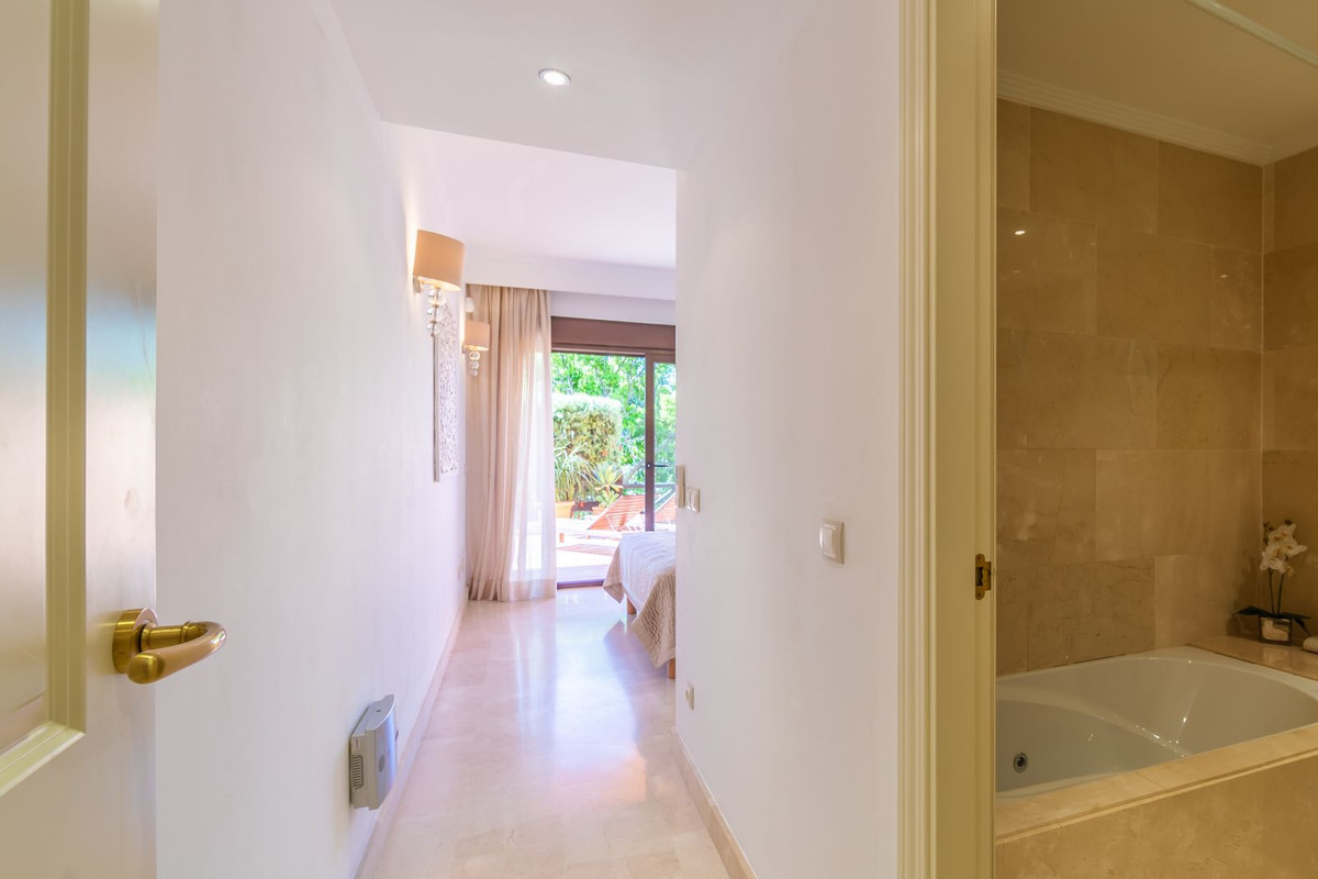 Se vende Apartamento Planta Baja de 2 dormitorios en Costa Del Sol, Málaga, España