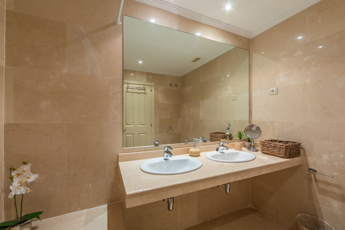 Se vende Apartamento Planta Baja de 2 dormitorios en Costa Del Sol, Málaga, España