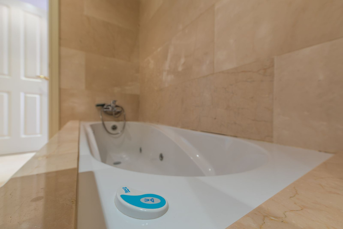 Se vende Apartamento Planta Baja de 2 dormitorios en Costa Del Sol, Málaga, España