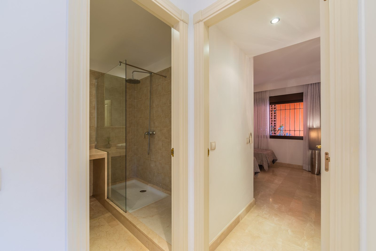 Se vende Apartamento Planta Baja de 2 dormitorios en Costa Del Sol, Málaga, España