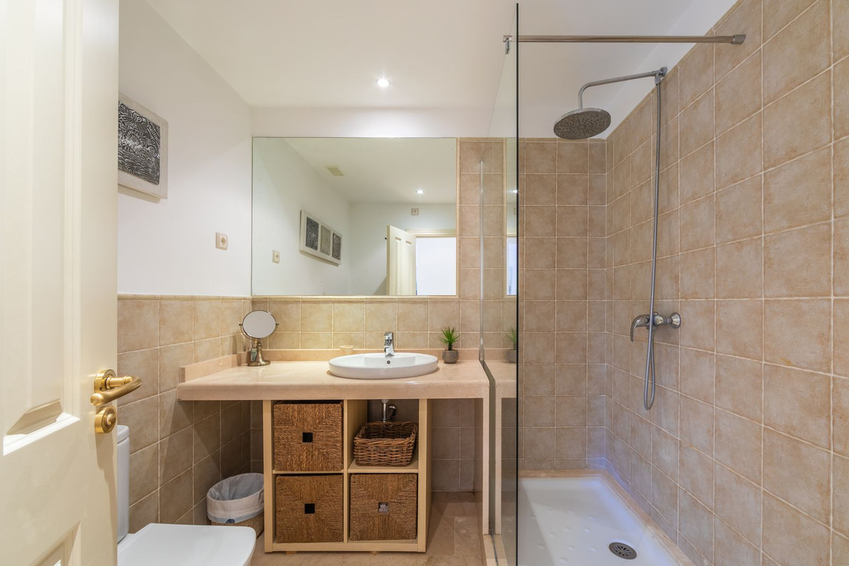 Se vende Apartamento Planta Baja de 2 dormitorios en Costa Del Sol, Málaga, España