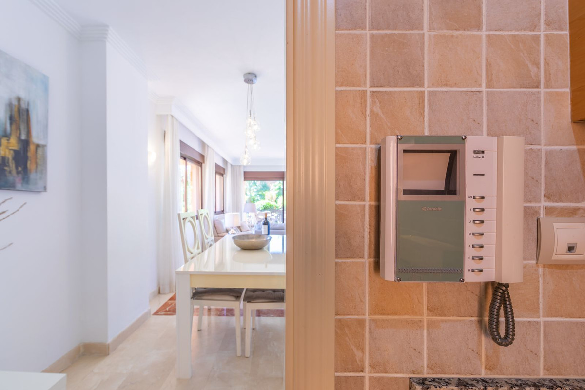 Se vende Apartamento Planta Baja de 2 dormitorios en Costa Del Sol, Málaga, España
