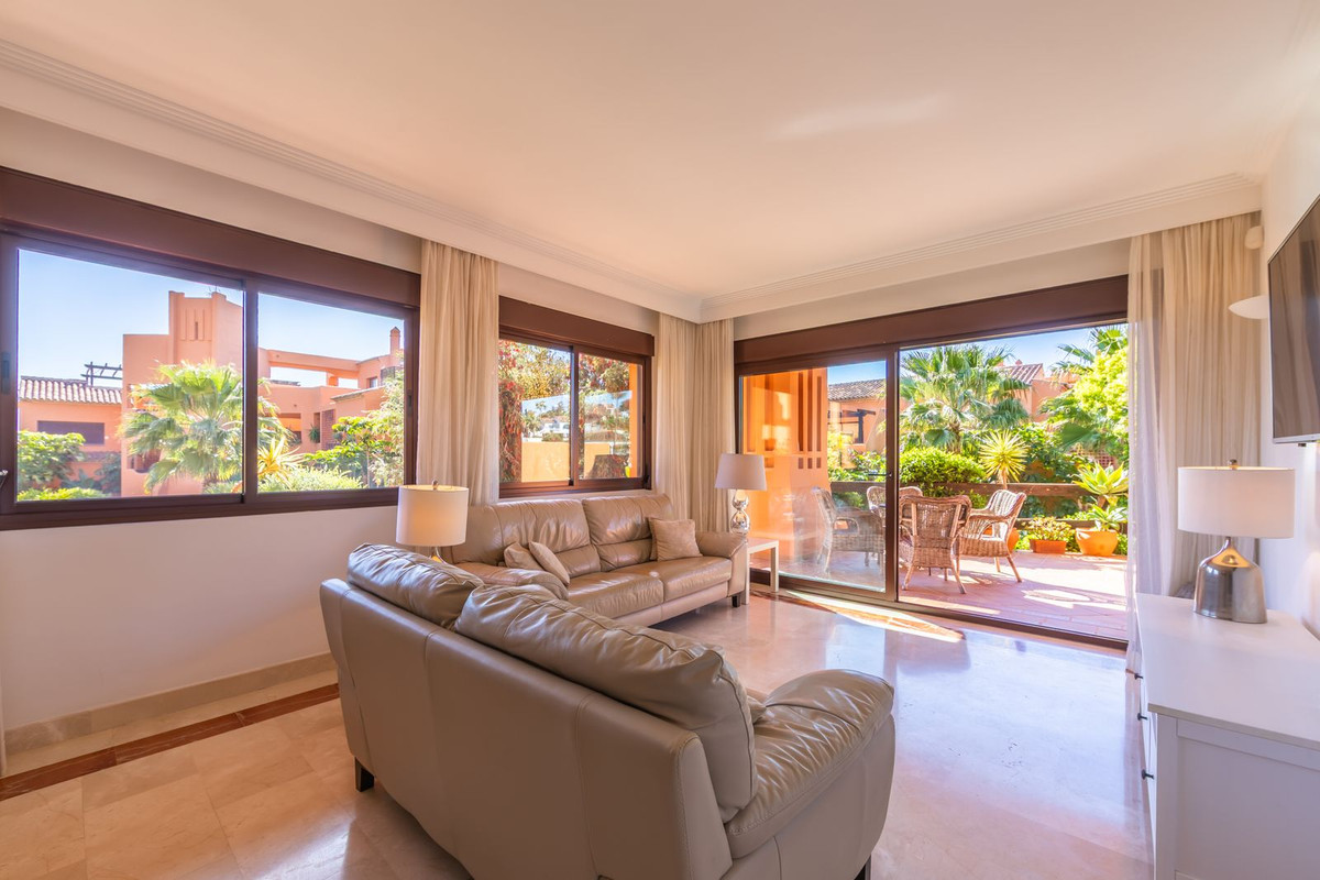 Se vende Apartamento Planta Baja de 2 dormitorios en Costa Del Sol, Málaga, España