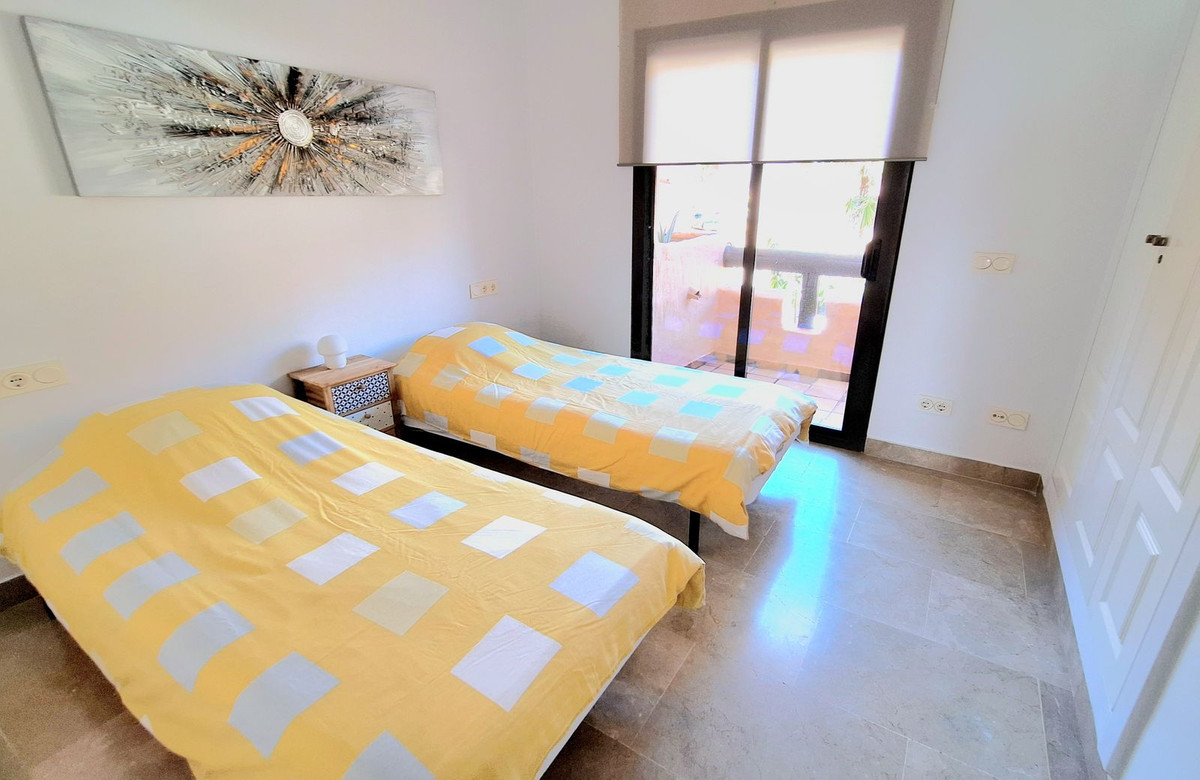 2 Bed Apartment for sale in La Duquesa Costa Del Sol, Málaga, Spain