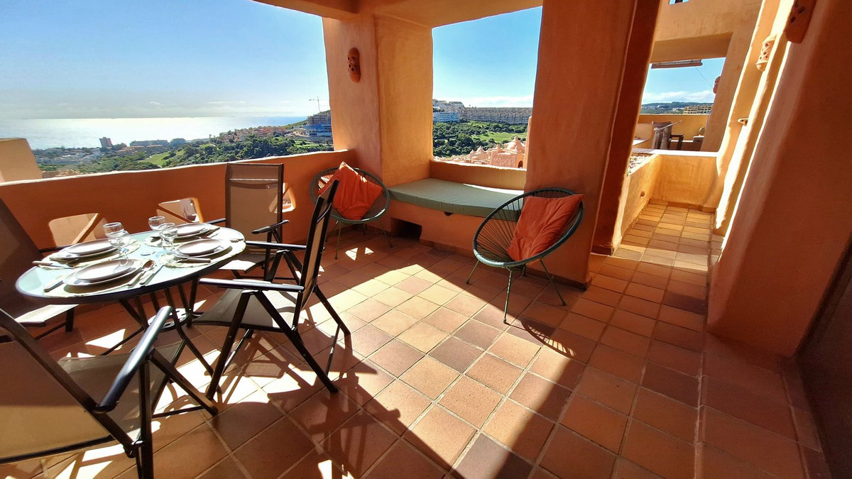 2 Bed Apartment for sale in La Duquesa Costa Del Sol, Málaga, Spain