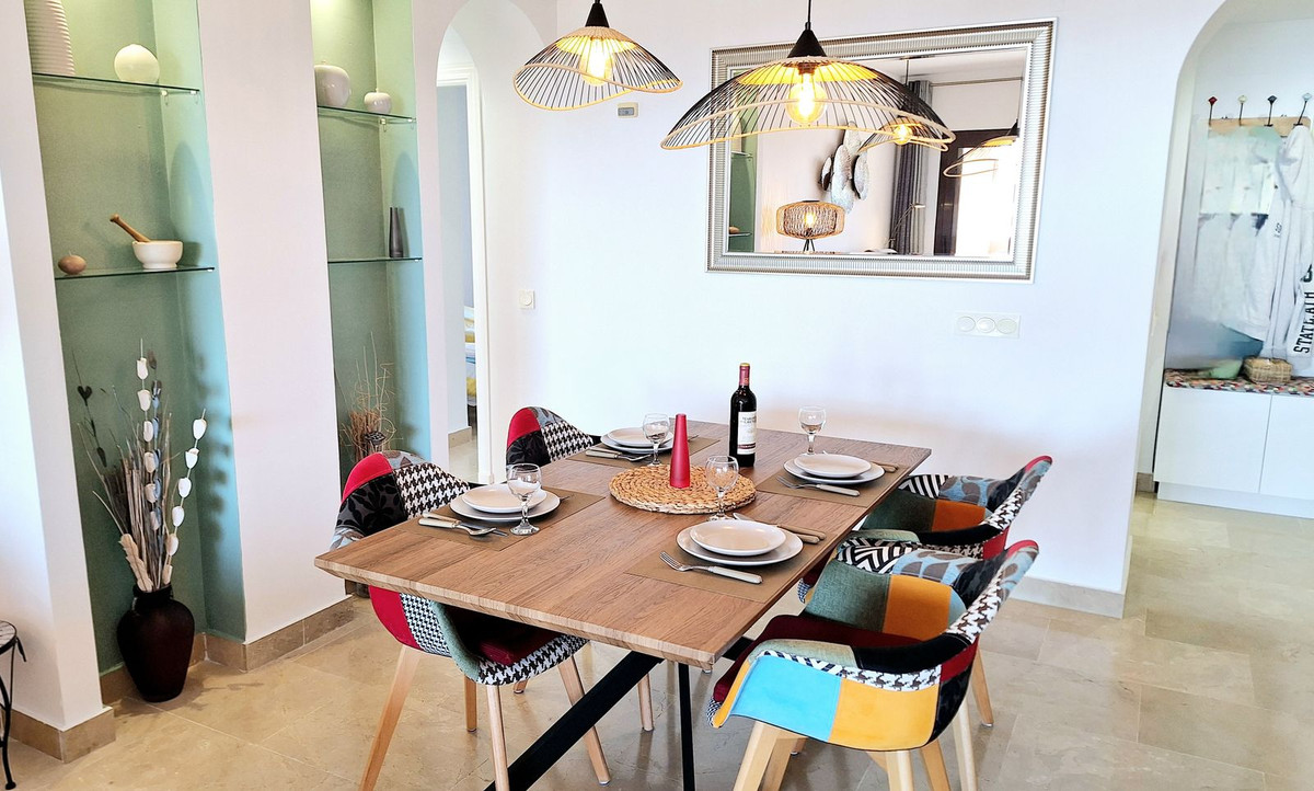 2 Bed Apartment for sale in La Duquesa Costa Del Sol, Málaga, Spain