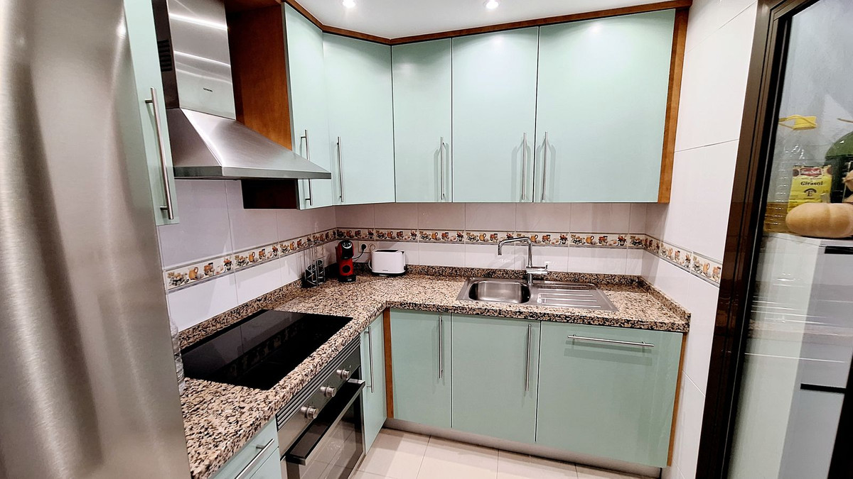 2 Bed Apartment for sale in La Duquesa Costa Del Sol, Málaga, Spain