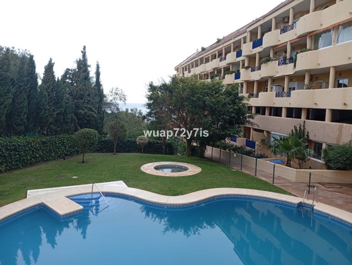 3 Bed Apartment for sale in Fuengirola Costa Del Sol, Málaga, Spain